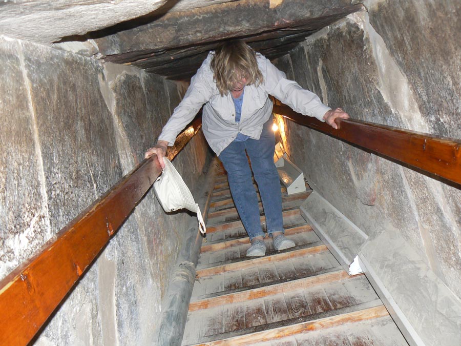 Red Pyramid - entrance shaft